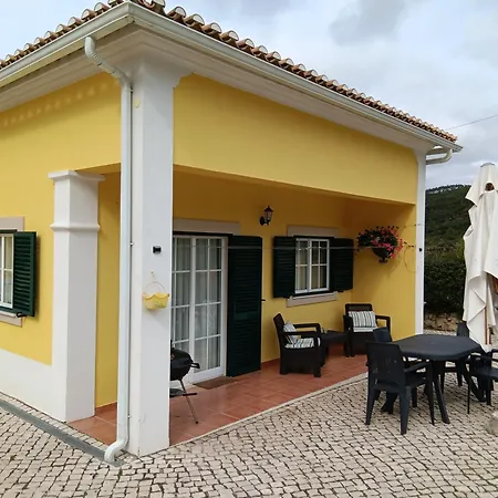 Casinha De Ferias No Campo - Quintinha Dos Cavalos - Arruda Dos Vinhos 度假居 *